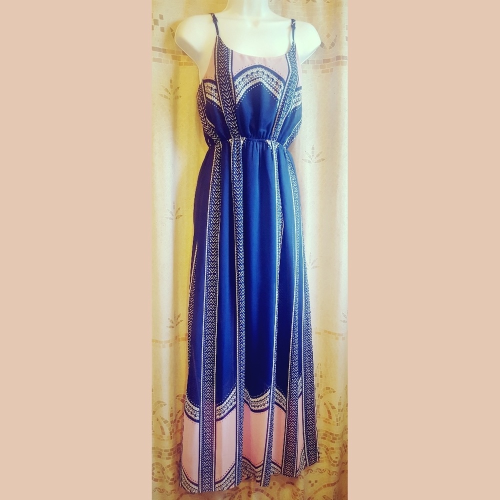 Maxi Silhouette w/ Cut-out Back